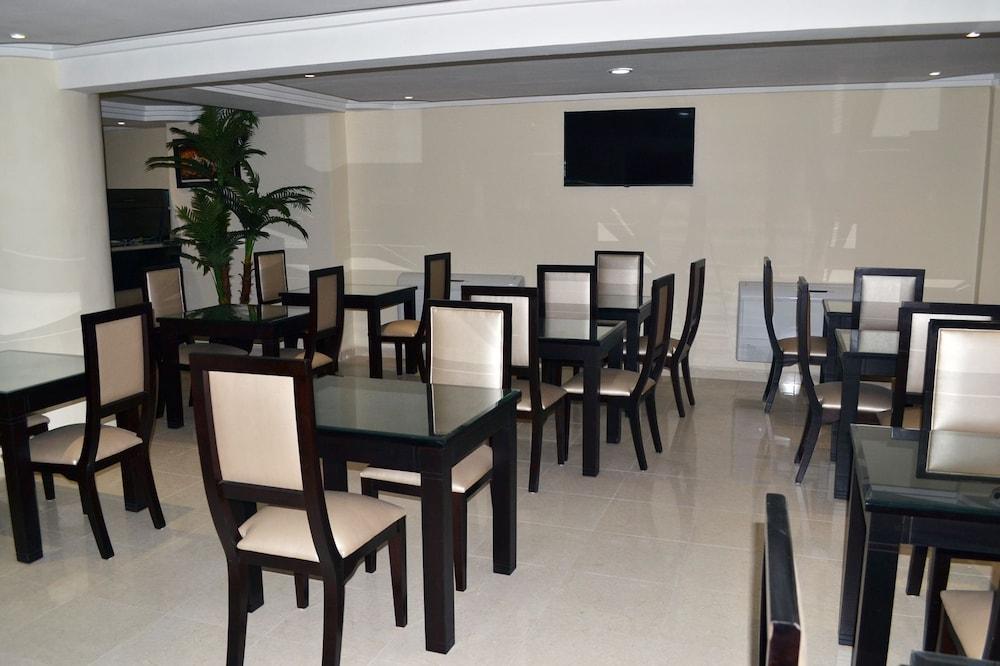 Al Akhawayn Hotel Oujda Bagian luar foto