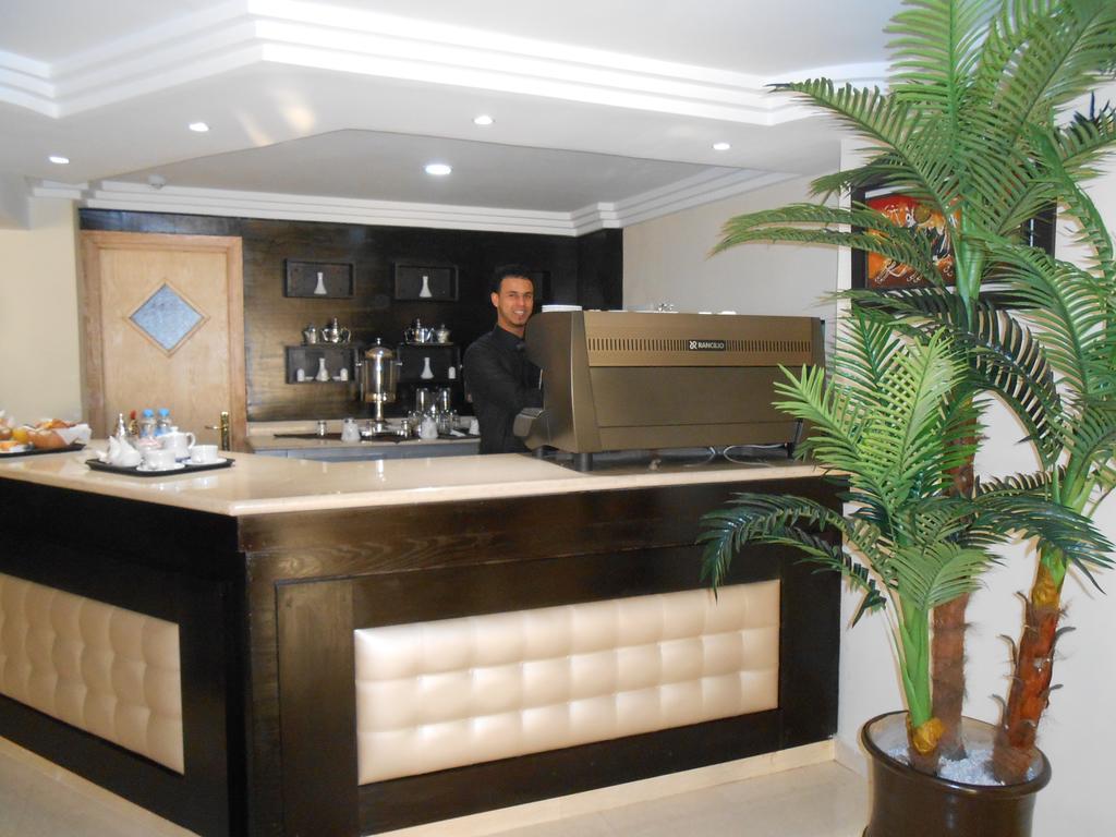 Al Akhawayn Hotel Oujda Bagian luar foto