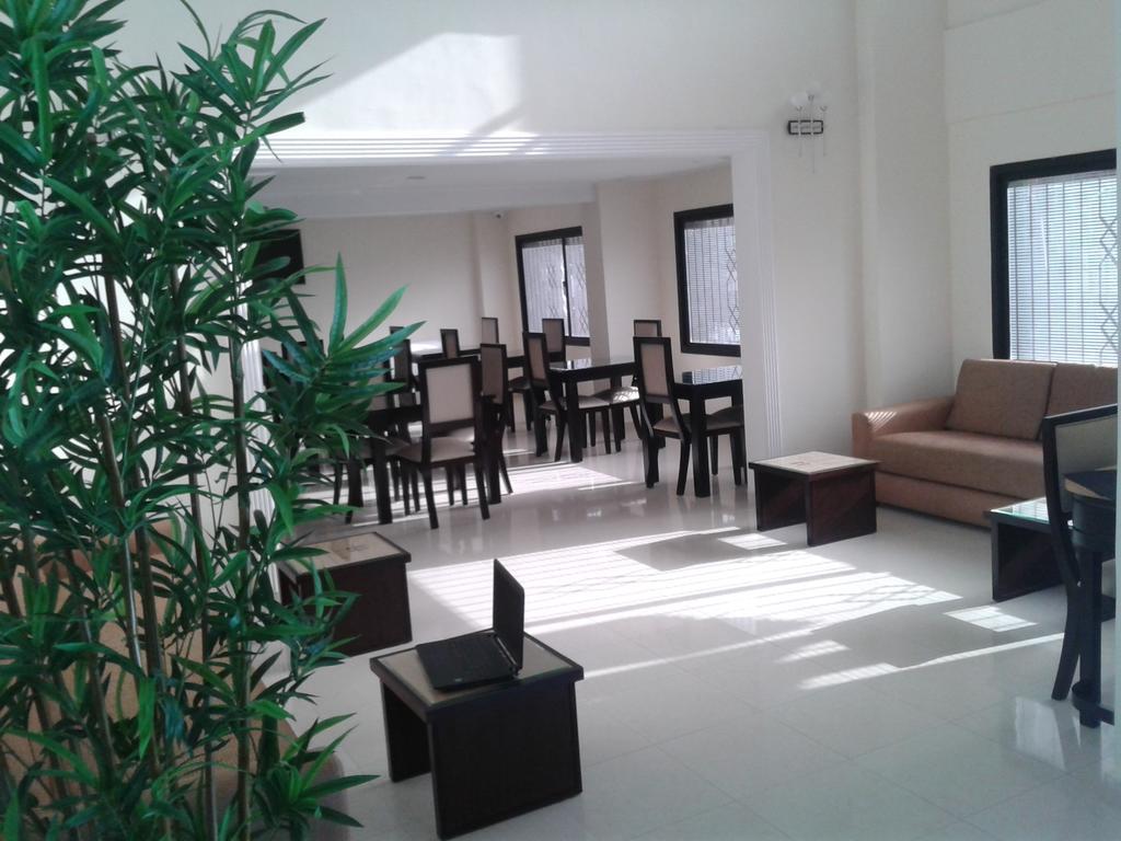 Al Akhawayn Hotel Oujda Bagian luar foto