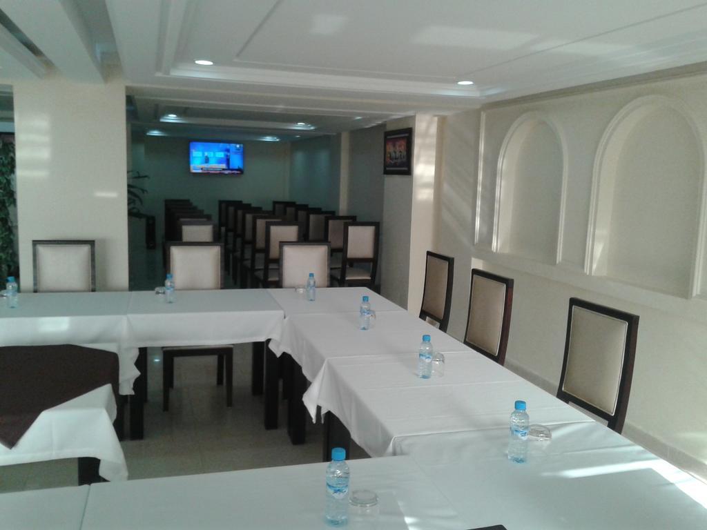 Al Akhawayn Hotel Oujda Bagian luar foto