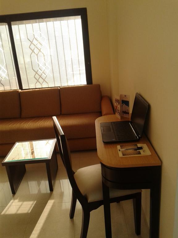 Al Akhawayn Hotel Oujda Bagian luar foto