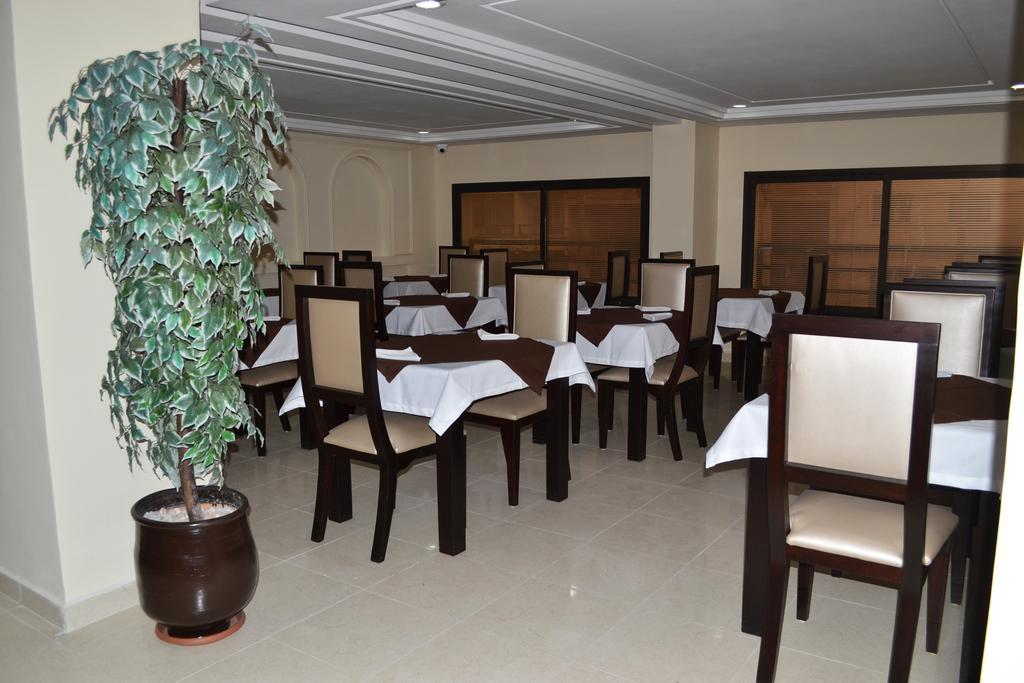 Al Akhawayn Hotel Oujda Bagian luar foto