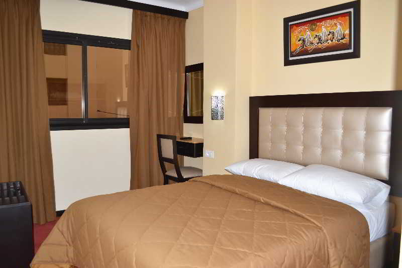 Al Akhawayn Hotel Oujda Bagian luar foto